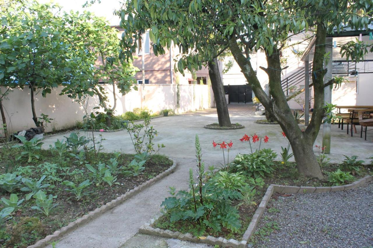 Iren Apartment Batumi Exterior photo